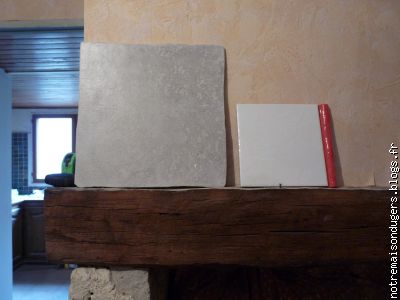 carrelage gris salon,salle à mangé, cuisine et faillance salle de bain
